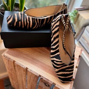 Vincent Camuto ankle chain “Latenla” tiger print cow hair square toe ballet flat